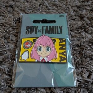 Spy X Family The Forgers Anya 1.5" Crunchyroll Pin NEW